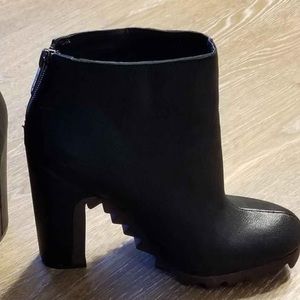 Super cute 🥰 ankle boots